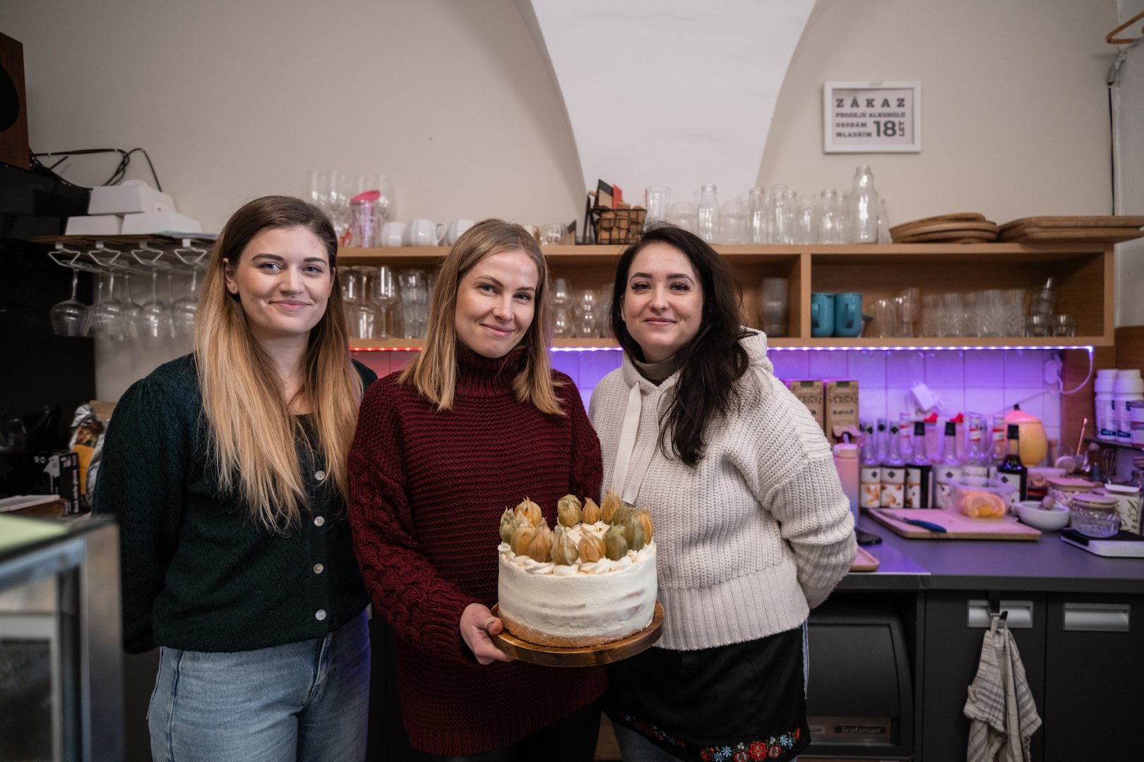Kafeterka – tým s dortem
